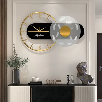 ברזל אמנות יצירתית סלון דקורטיבי שקט גורף שעון קיר עגול מודרני טבעת נוצה צפיפות גבוהה חיוג צלחת